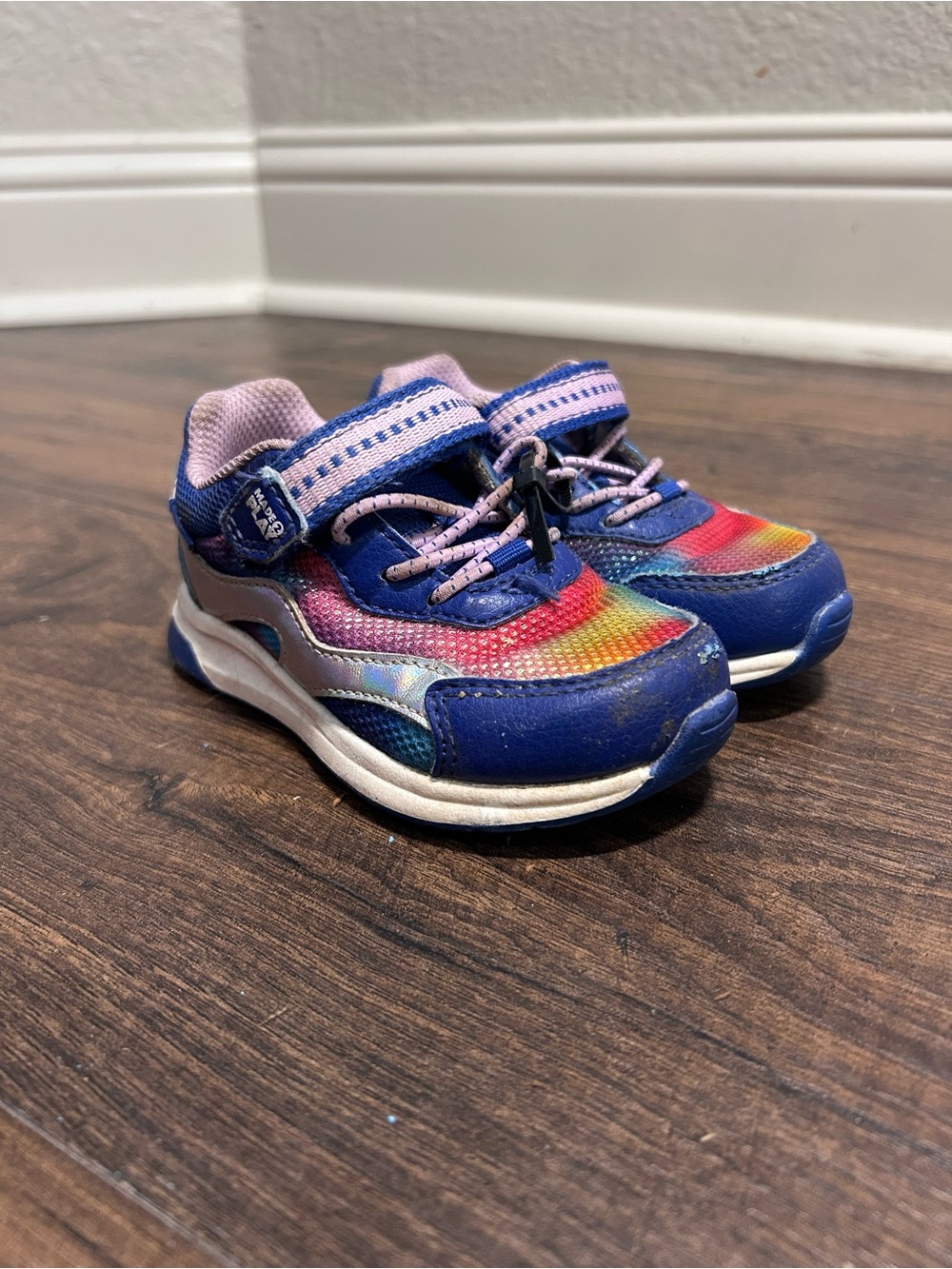 Toddler size 6 stride rite sneakers